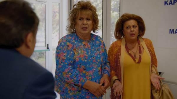 Συμπέθεροι από τα Τίρανα – Η Λίζα επιστρέφει από τις σπουδές με το αγόρι της και αρχίζει το μπλέξιμο