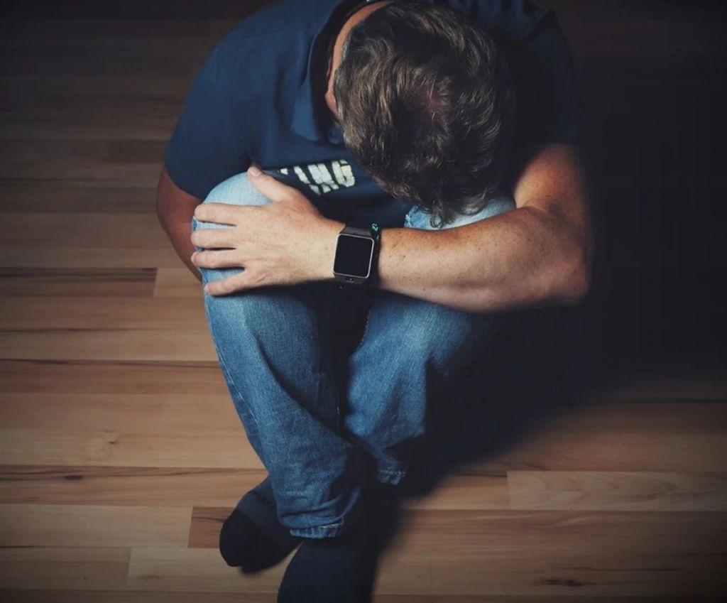 Έρευνα – Ευτυχείτε… γιατί χανόμαστε – Και η πρώιμη κατάθλιψη αυξάνει τον κίνδυνο άνοιας