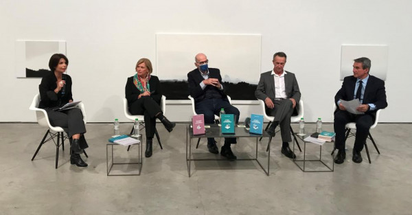 Με οργανωμένη δημόσια υγεία θα είχαμε ήδη τείχος ανοσίας