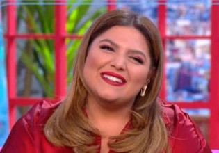 Δανάη Μπάρκα – Η έκπληξη στον αέρα της εκπομπής που την άφησε άφωνη