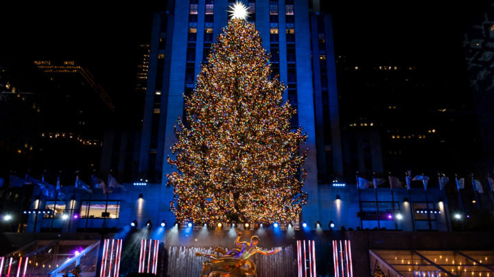 Νέα Υόρκη - Χριστούγεννα – Άναψαν τα λαμπάκια στο χριστουγεννιάτικο δέντρο στο Rockfeller Center