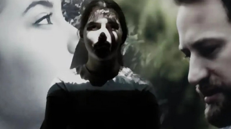 Συγκλονιστικό βίντεο – Μαθητές δημοτικού σχολείου στέλνουν μήνυμα για τις 17 γυναικοκτονίες του ’21