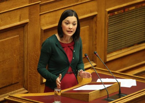 ΚΙΝΑΛ – Η Νάντια Γιαννακοπούλου στηρίζει Ανδρουλάκη στο δεύτερο γύρο των εκλογών