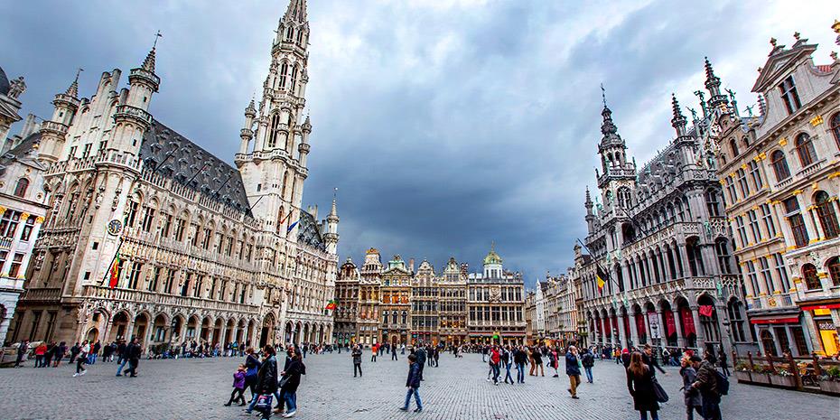 Κοροναϊός - Χιλιάδες Ολλανδοί φεύγουν από το lockdown και πηγαίνουν στο Βέλγιο για αγορές και διασκέδαση