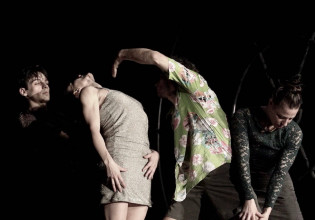 «Κι όμΩς κινείται» – Νέα παράσταση «9.25» από την ομάδα χορού και ακροβασίας