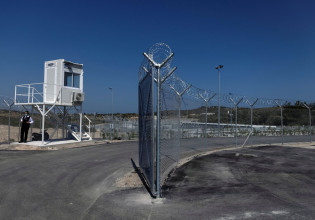 Προσφυγικό – Καταγγελίες για απαγόρευση εξόδου προσφύγων από τη δομή της Σάμου