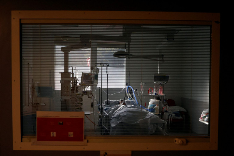 Κοροναϊός – 4.761 νέα κρούσματα και 72 θάνατοι – Στους 705 οι διασωληνωμένοι