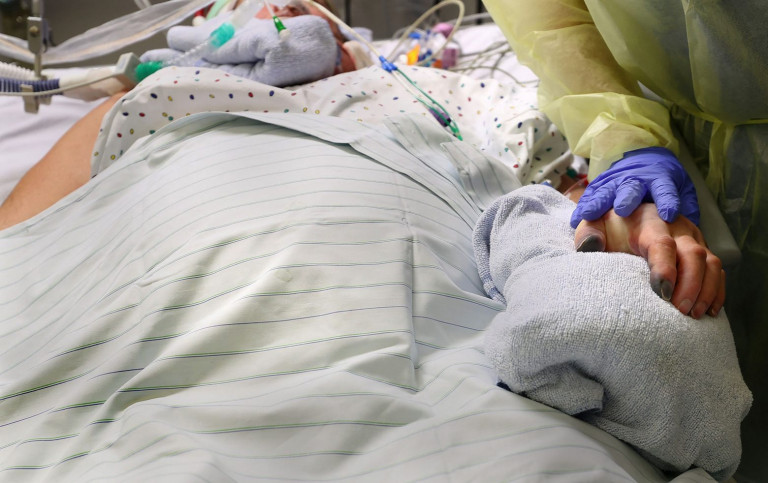 Κοροναϊός – 6.590 νέα κρούσματα και 58 θάνατοι – Στους 617 οι διασωληνωμένοι