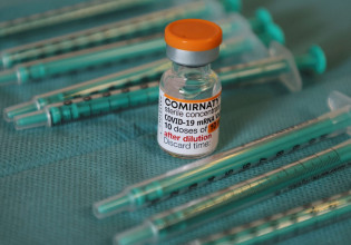 Κοροναϊός – Ποια είναι η αποτελεσματικότητα της τρίτης δόσης έναντι της Όμικρον