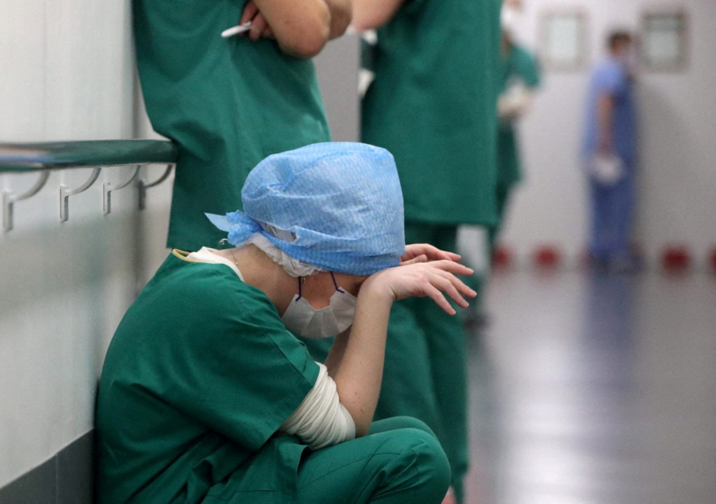 ΗΠΑ – Φόβοι για κύμα παραιτήσεων στους επαγγελματίες υγείας – Δέχονται απειλές από συνωμοσιολόγους ασθενείς