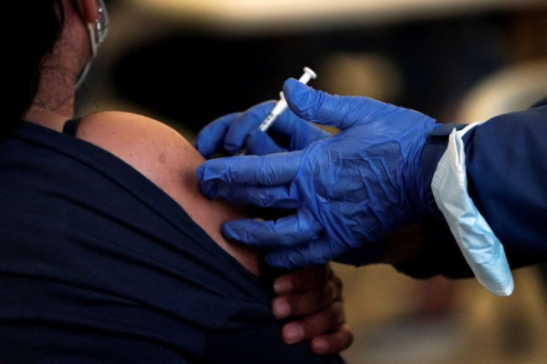 Θεοδωρίδου – Η τρίτη δόση εμβολίου αποτελεί το βασικό όπλο έναντι της Όμικρον