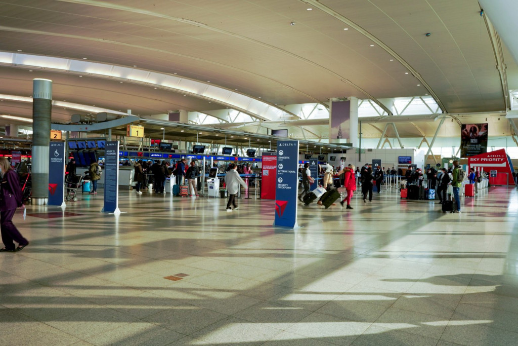 ΗΠΑ – Ανοίγουν ξανά τα σύνορά τους για οκτώ αφρικανικές χώρες παρά την παραλλαγή Όμικρον