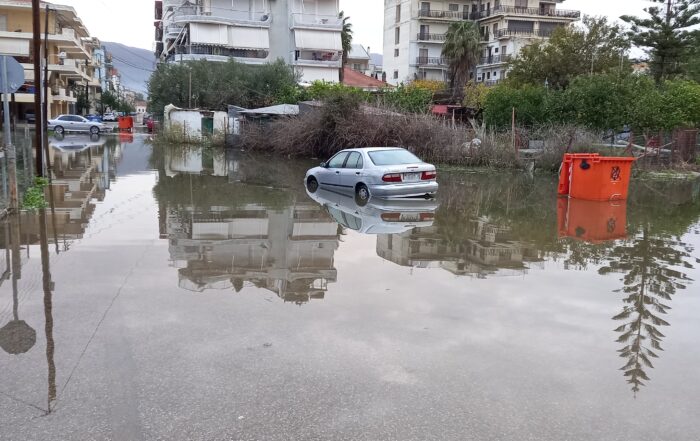 Μεσολόγγι - Στο έλεος της κακοκαιρίας - Δεκάδες κλήσεις για απεγκλωβισμό στην Πυροσβεστική