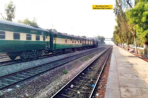 Πακιστάν – Οδηγός επιβατικού τρένου σταμάτησε την αμαξοστοιχία για να αγοράσει γιαούρτι