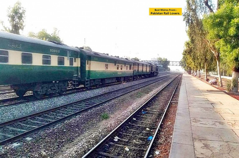 Πακιστάν – Οδηγός επιβατικού τρένου σταμάτησε την αμαξοστοιχία για να αγοράσει γιαούρτι