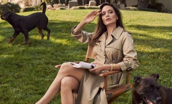 Αντζελίνα Τζολί – Η απόλυτη κυριαρχία στο κόκκινο χαλί