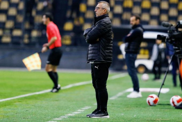 Νιόπλιας – «Θα τα καταφέρουμε στην έδρα μας, δεν ήταν πέναλτι το δεύτερο γκολ του Άρη»