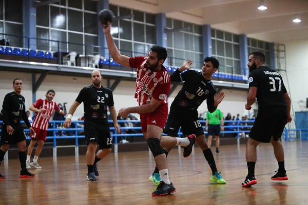 Εύκολο πέρασμα του Ολυμπιακού από τη Σαλαμίνα (17-33)