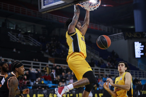 Ο Ανγκόλα χάρισε σπουδαία νίκη στην ΑΕΚ (81-77)