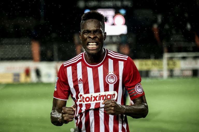 Ολυμπιακός – Η UEFA αποθέωσε τον Σισέ