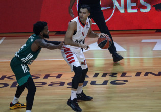 Νοκ-άουτ Σλούκας και Γουόκαπ για τον Ολυμπιακό