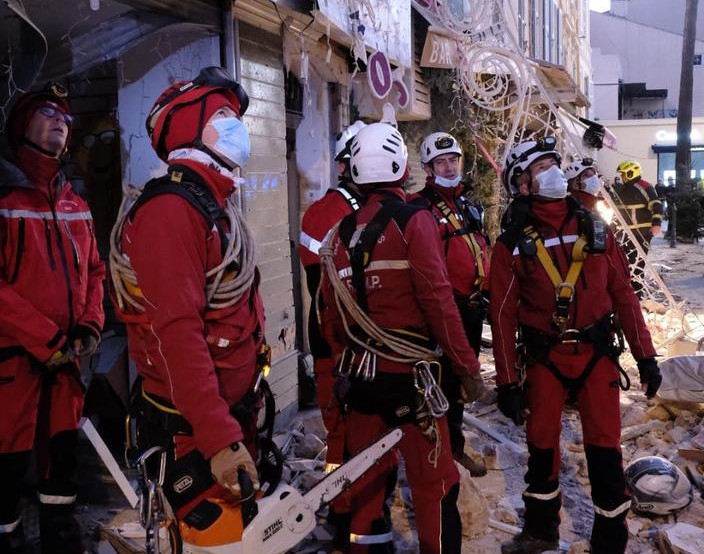 Γαλλία - Κατέρρευσε κτίριο μετά από έκρηξη - Πέντε άνθρωποι εγκλωβισμένοι