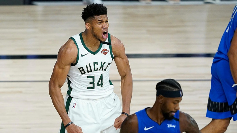 NBA – Ο Γιάννης καρφώνει εμφατικά στην κορυφή του Top 10