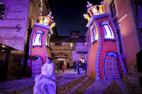 COVID-19 Committee: Mandatory PCR test for illness certificate, vax at Christmas theme parks