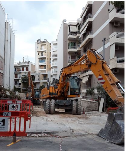 Ύμνος στις μπουλντόζες και θρήνοι στα πεζοδρόμια