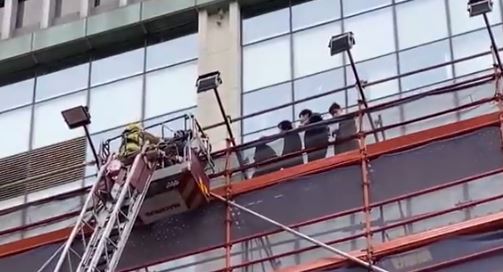 Χονγκ Κονγκ – Φωτιά στο Παγκόσμιο Κέντρο Εμπορίου – Εκατοντάδες εγκλωβισμένοι