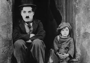 Τσάρλι Τσάπλιν – Σαν σήμερα ανήμερα Χριστουγέννων πέθανε ένας μύθος