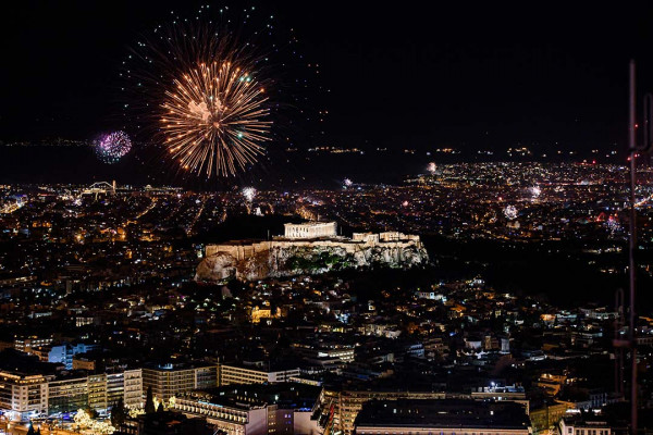 Έχουμε εκατοντάδες λόγους να λατρεύουμε τα Χριστούγεννα στην Αθήνα