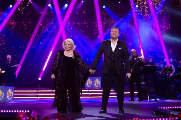 Αντώνης Ρέμος και Μαρινέλλα στα πιο μουσικά Χριστούγεννα στο MEGA