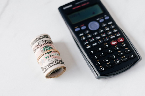 ΔΝΤ – Σκέψεις για να αναθεωρήσει προς τα κάτω τις προβλέψεις για ανάπτυξη λόγω Όμικρον