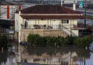 Κακοκαιρία – Σκοτίνα Πιερίας – Ρέμα παρέσυρε αυτοκίνητο – Ανασύρθηκε σορός γυναίκας