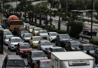 Κίνηση τώρα – Στο «κόκκινο» οι περισσότεροι δρόμοι της Αθήνας – Που θα συναντήσετε μποτιλιάρισμα