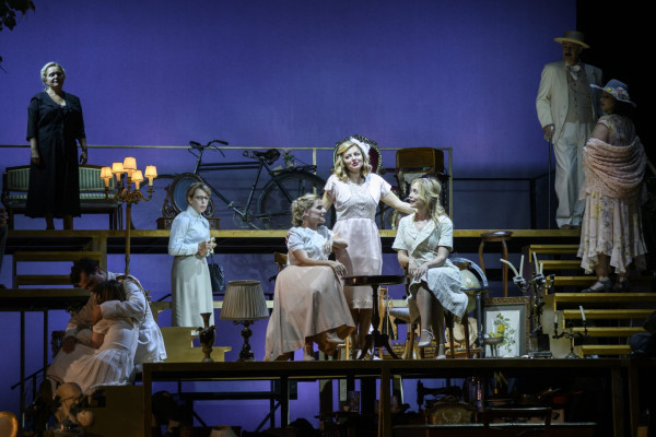 «Το τρίτο στεφάνι» ολοκληρώνει τον κύκλο του μετά τις γιορτές