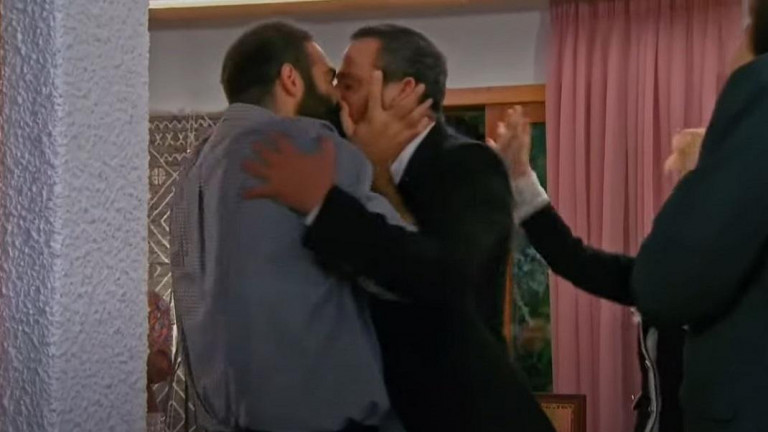 Γιατί είναι τόσο σημαντικό το τηλεοπτικό φιλί του Πάρη και του Παναγιώτη;