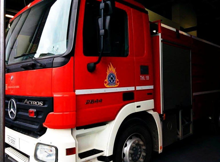 Συναγερμός στο κέντρο της Θεσσαλονίκης μετά από φωτιά σε διαμέρισμα