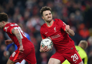 Ματσάρα στο «Άνφιλντ» και πρόκριση για τη Λίβερπουλ στα πέναλτι