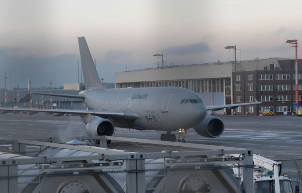 Γερμανία – Τέσσερις πλήρως εμβολιασμένοι θετικοί στην παραλλαγή Όμικρον