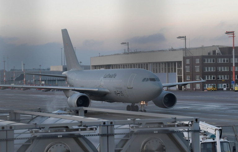 Γερμανία – Τέσσερις πλήρως εμβολιασμένοι θετικοί στην παραλλαγή Όμικρον