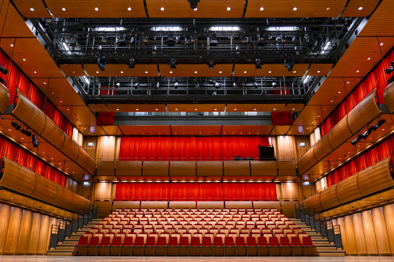 «Φτηνά τσιγάρα», Κωνσταντίνος Βήτα και Γιοβάννα στην Εναλλακτική Σκηνή της ΕΛΣ – Αναλυτικά το πρόγραμμα