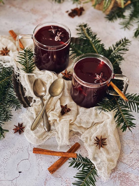 Πώς να φτιάξετε το ζεστό γλυκό κρασί των Χριστουγέννων