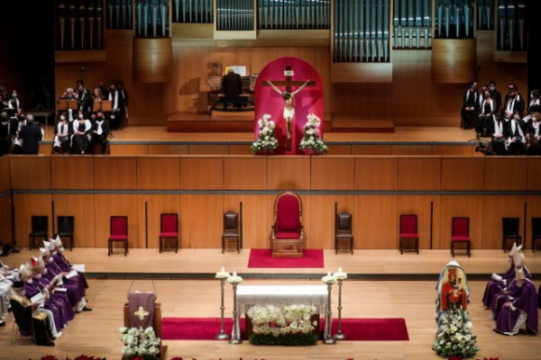 Πάπας Φραγκίσκος – Live η Καθολική Θεία Λειτουργία στο Μέγαρο Μουσικής Αθηνών