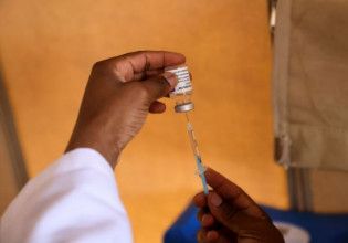 Παραλλαγή «Όμικρον» – Τι γνωρίζουμε και τι όχι για το νέο στέλεχος