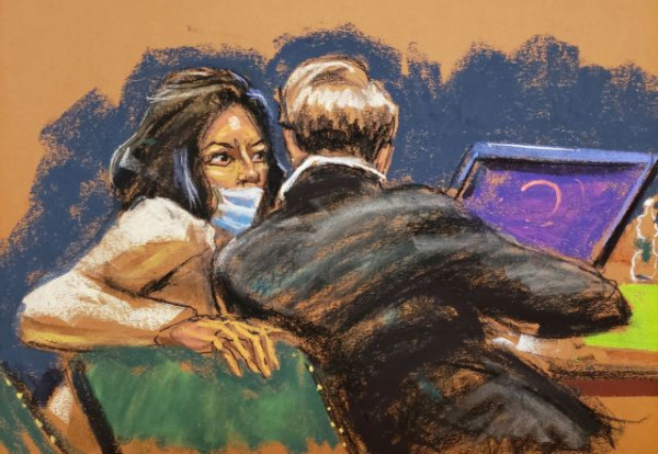 Σκάνδαλο Επστάιν – Θύμα κατέθεσε ότι η Γκισλέιν Μάξγουελ ήταν παρούσα κατά τους βιασμούς της