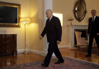 Κάρολος Παπούλιας – Με τιμές αρχηγού κράτους η κηδεία του