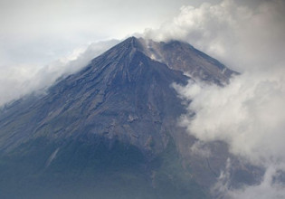 Εκρηξη ηφαιστείου – Δεκάδες νεκροί και αγνοούμενοι στην Ιάβα