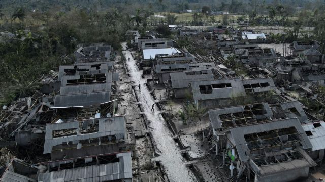 Εκρηξη ηφαιστείου - Στους 34 οι νεκροί στην Ιάβα - Εικόνες απόλυτης καταστροφής